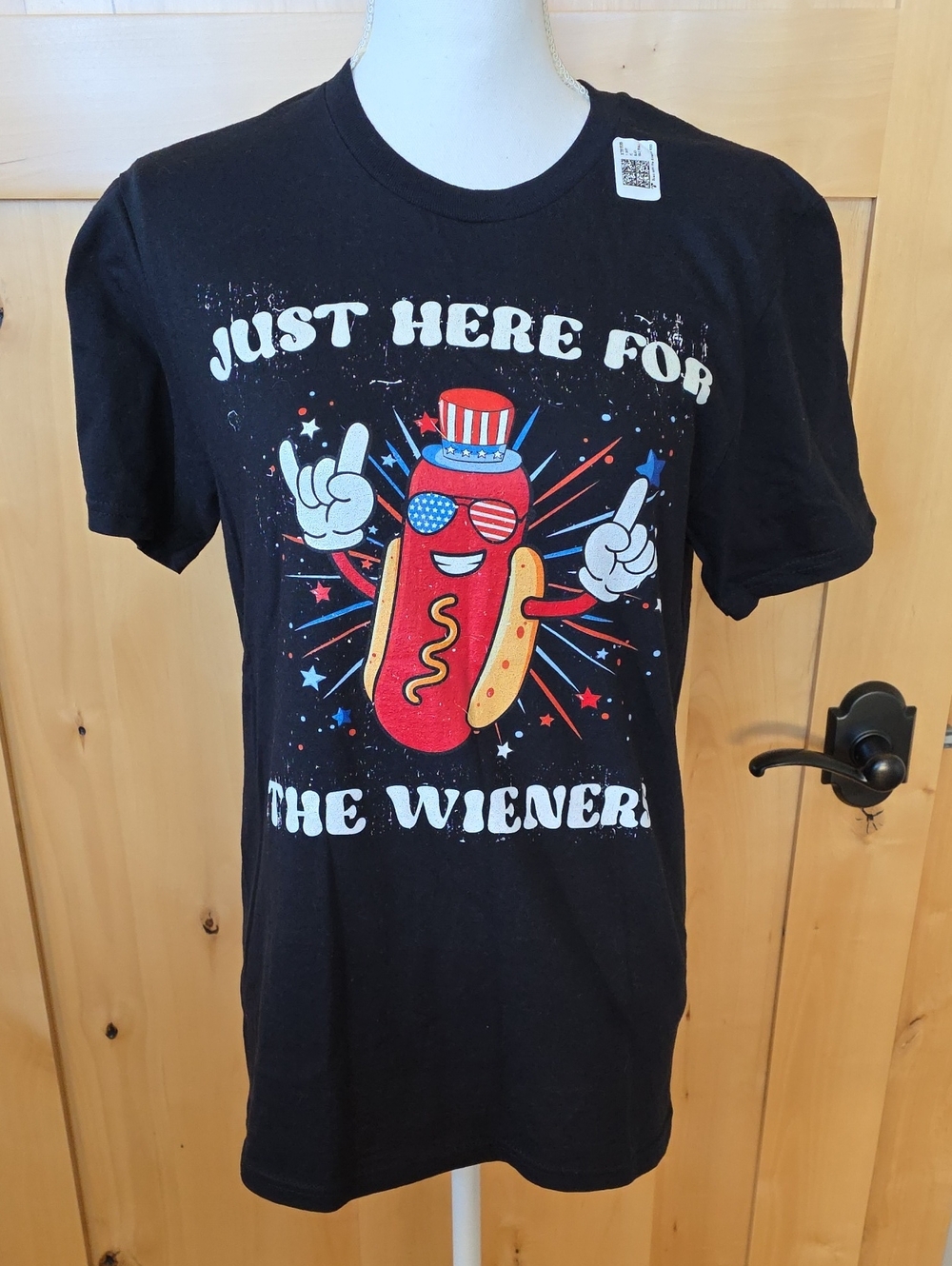 "Just Here For The Wieners" Short Sleeved TShirt Size Small EUC